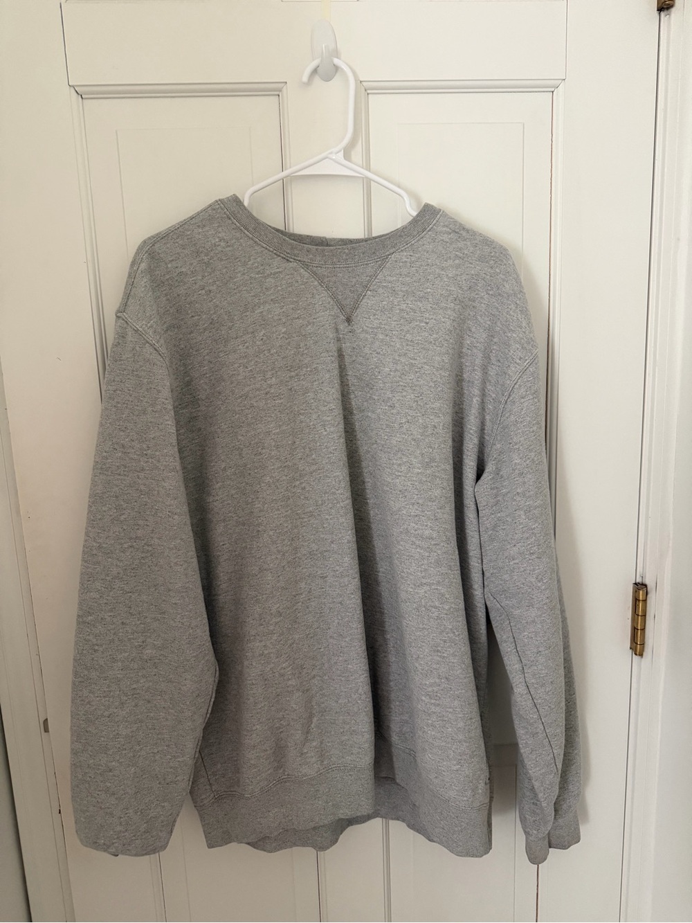Men's Crewneck Sweatshirt in Heather Gray